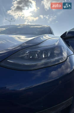 Седан Tesla Model 3 2019 в 