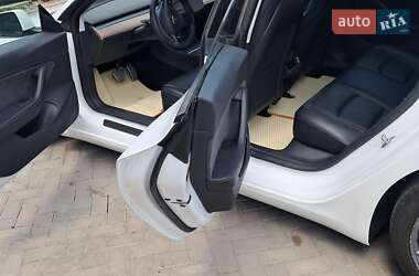 Седан Tesla Model 3 2020 в Івано-Франківську