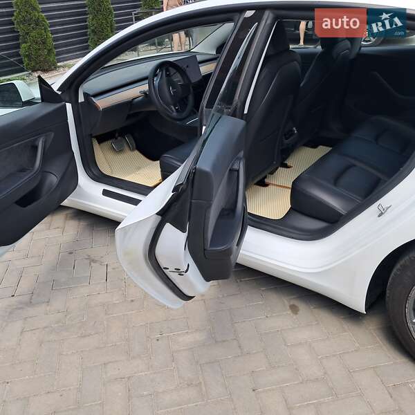 Седан Tesla Model 3 2020 в Ивано-Франковске
