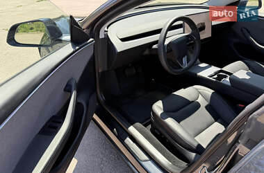 Седан Tesla Model 3 2024 в 