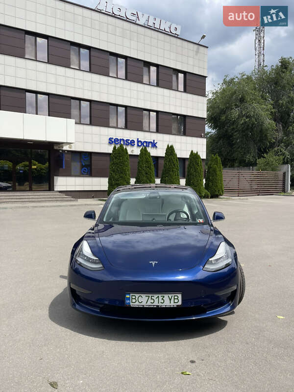 Седан Tesla Model 3 2018 в Днепре