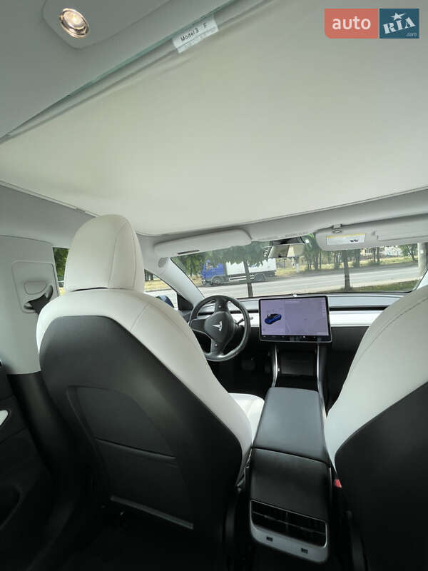 Седан Tesla Model 3 2018 в Днепре
