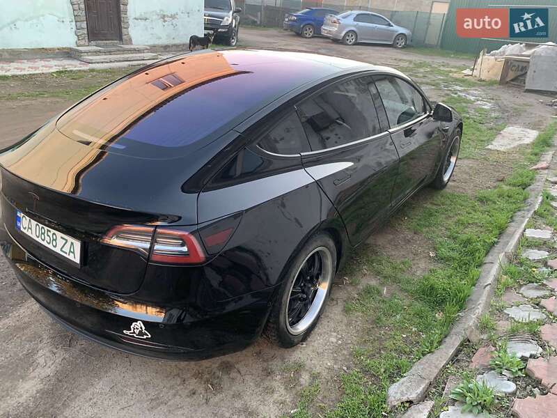 Седан Tesla Model 3 2017 в Києві