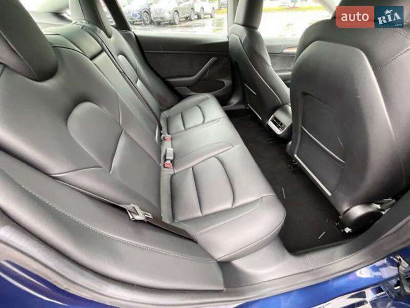 Седан Tesla Model 3 2023 в Одессе