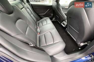 Седан Tesla Model 3 2023 в 