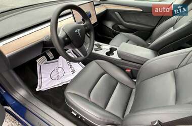 Седан Tesla Model 3 2023 в 