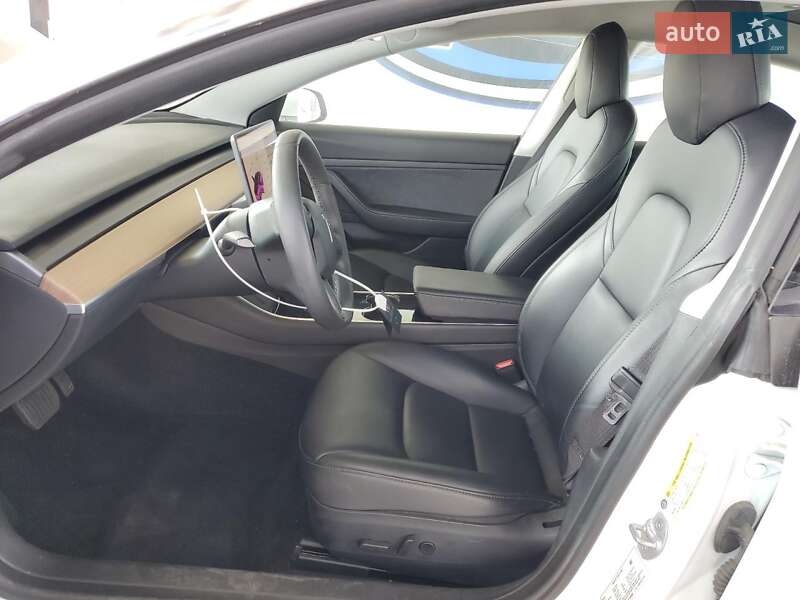 Седан Tesla Model 3 2020 в Хмельницком