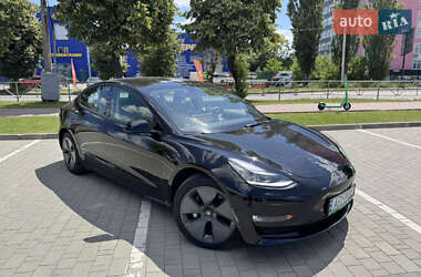 Седан Tesla Model 3 2022 в 