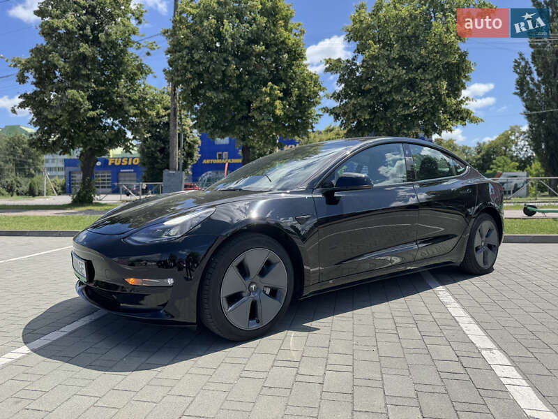 Седан Tesla Model 3 2022 в Хмельницком