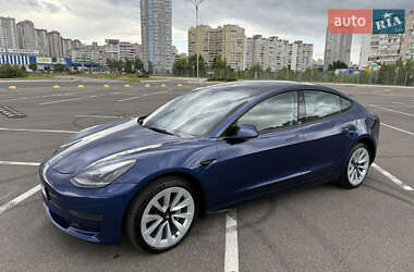 Седан Tesla Model 3 2022 в Киеве