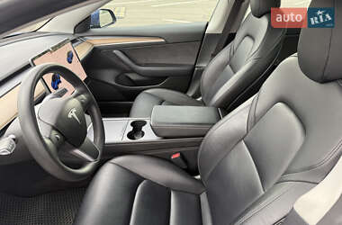 Седан Tesla Model 3 2022 в 