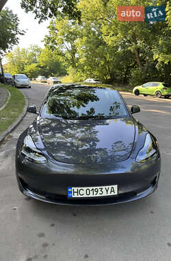 Седан Tesla Model 3 2022 в Львове