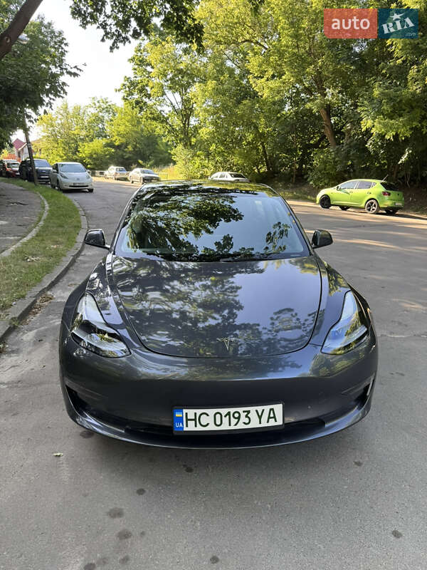 Седан Tesla Model 3 2022 в Львове