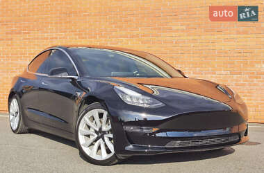 Седан Tesla Model 3 2019 в 
