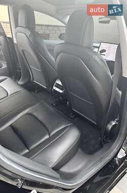 Седан Tesla Model 3 2019 в 