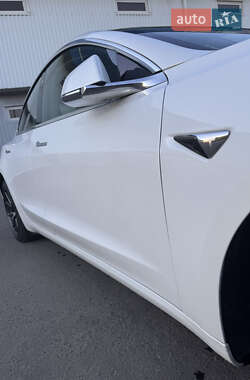 Седан Tesla Model 3 2018 в 