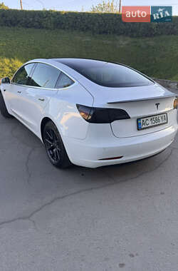 Седан Tesla Model 3 2018 в 
