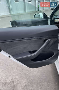 Седан Tesla Model 3 2018 в 