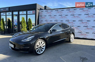 Седан Tesla Model 3 2019 в 