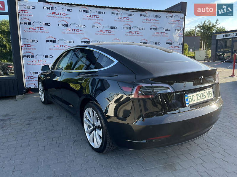Седан Tesla Model 3 2019 в Львові