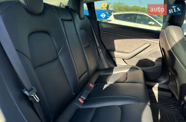 Седан Tesla Model 3 2019 в 