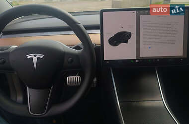 Седан Tesla Model 3 2020 в 