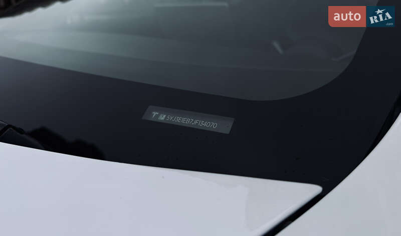 Седан Tesla Model 3 2018 в Киеве