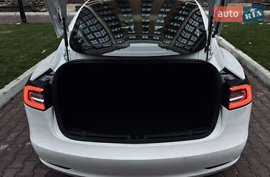 Седан Tesla Model 3 2018 в 