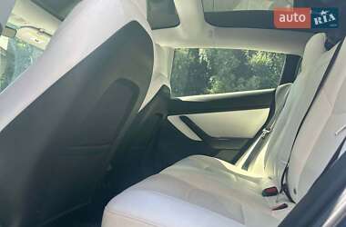 Седан Tesla Model 3 2019 в 