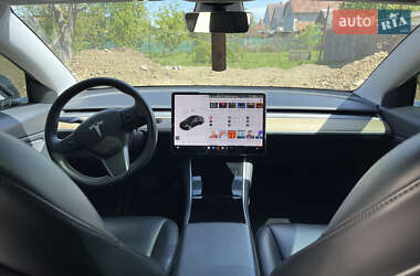 Седан Tesla Model 3 2020 в 