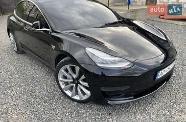 Седан Tesla Model 3 2020 в 