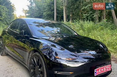 Седан Tesla Model 3 2023 в 