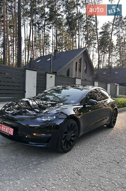 Седан Tesla Model 3 2023 в 