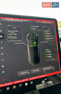 Седан Tesla Model 3 2023 в 