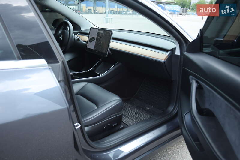 Седан Tesla Model 3 2020 в Харькове