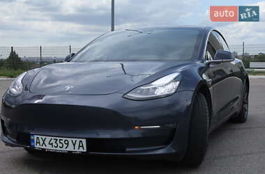 Седан Tesla Model 3 2020 в 
