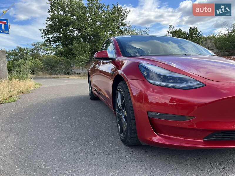 Седан Tesla Model 3 2019 в Одессе