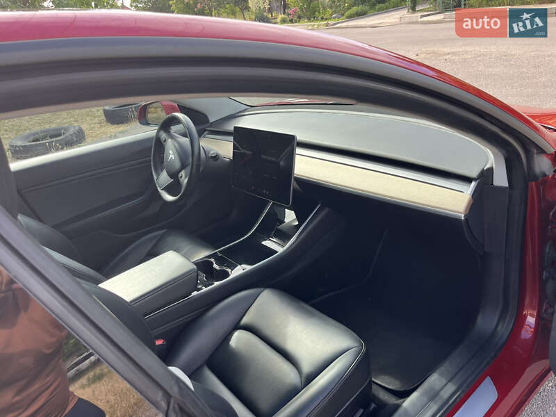 Седан Tesla Model 3 2019 в Одессе