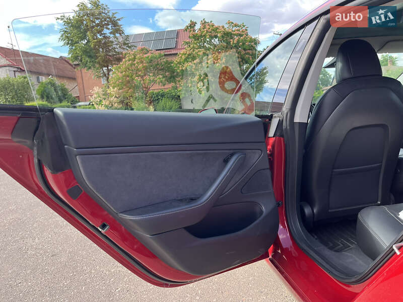 Седан Tesla Model 3 2019 в Одессе