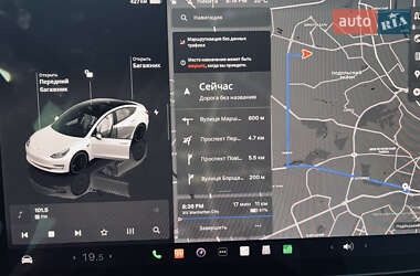 Седан Tesla Model 3 2022 в 