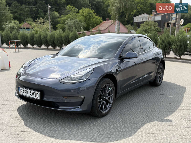 Седан Tesla Model 3 2019 в Полтаве