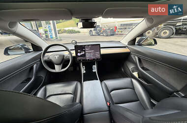 Седан Tesla Model 3 2019 в 