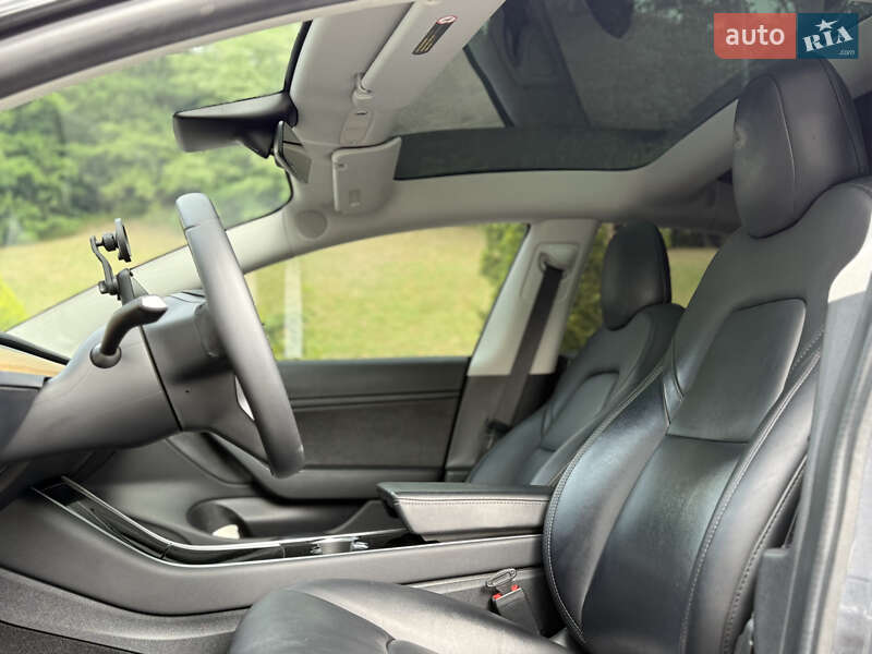 Седан Tesla Model 3 2019 в Полтаве