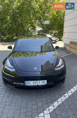 Седан Tesla Model 3 2018 в Львове