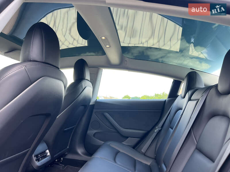 Седан Tesla Model 3 2021 в Одесі