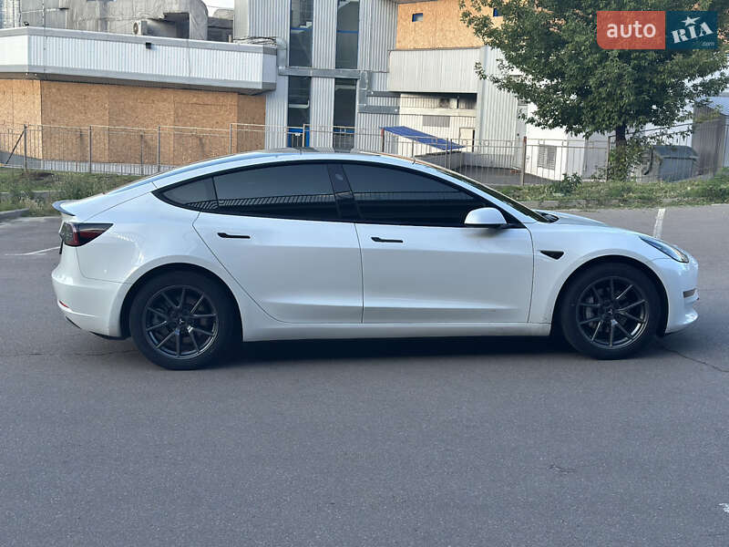 Tesla Model 3 2021