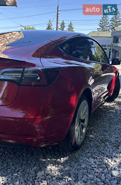 Седан Tesla Model 3 2022 в 