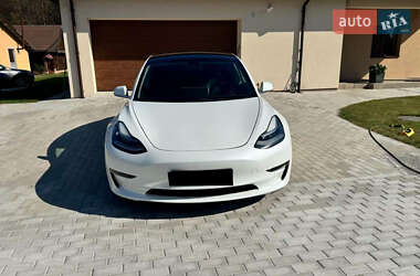 Седан Tesla Model 3 2020 в Ровно