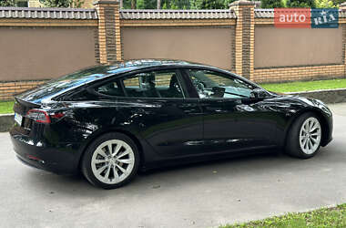 Седан Tesla Model 3 2022 в 