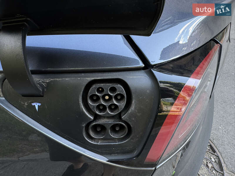 Седан Tesla Model 3 2019 в Києві